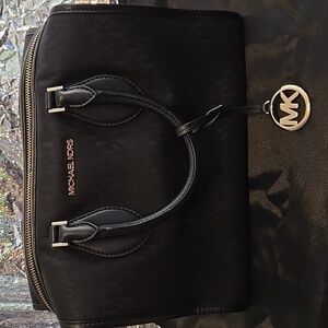 Michael Kors Purse (black/gold)
